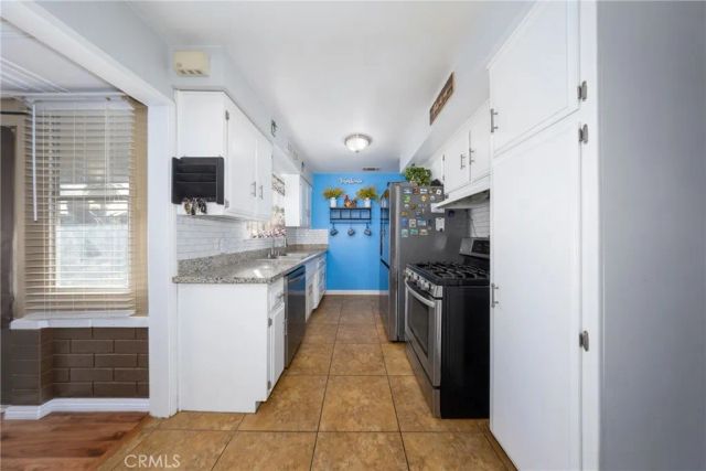 669 W Grovewood, Bloomington, CA 92316