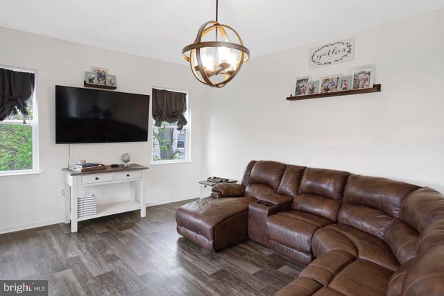 58 GLENNA DR, Delta, PA 17314