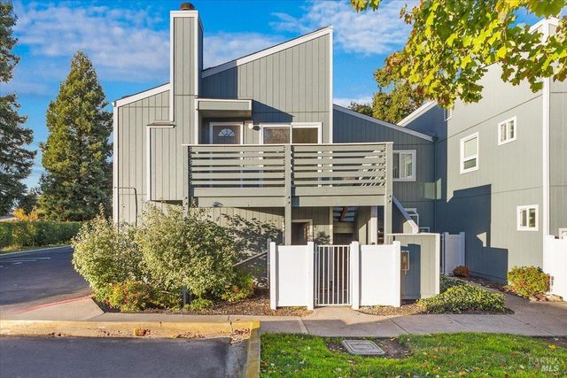 6838 Avenida Cala, Rohnert Park, CA 94928