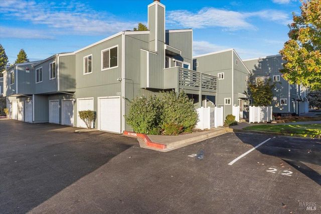 6838 Avenida Cala, Rohnert Park, CA 94928