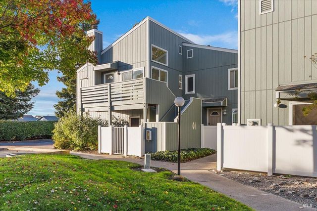 6838 Avenida Cala, Rohnert Park, CA 94928