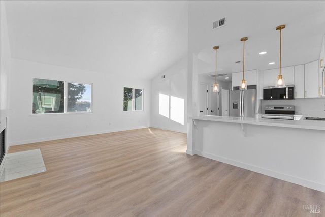 6838 Avenida Cala, Rohnert Park, CA 94928