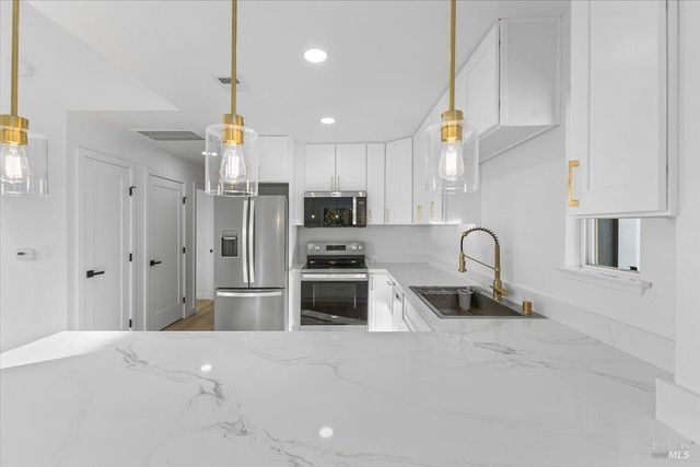 6838 Avenida Cala, Rohnert Park, CA 94928