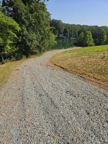 981 Bremble DR, Moneta, VA 24121