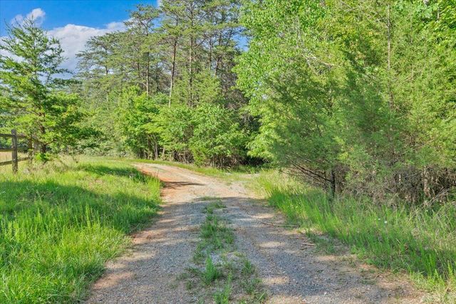 981 Bremble DR, Moneta, VA 24121
