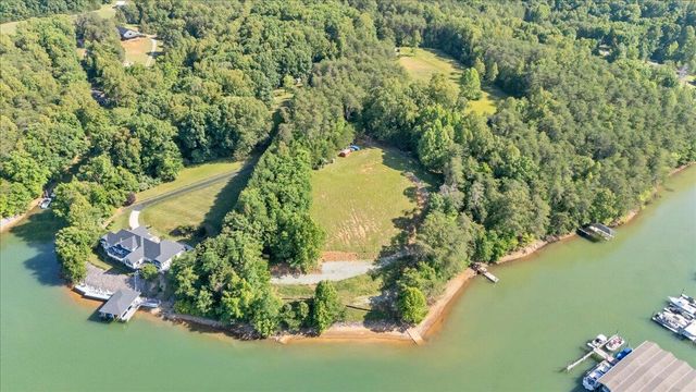 981 Bremble DR, Moneta, VA 24121