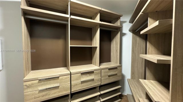 20000 E Country Club Dr 1016, Aventura, FL 33180