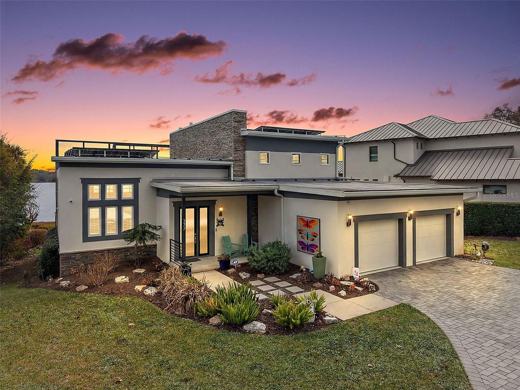 Image 1 of property listing at 1535 SUNSET CIRCLE, Mount Dora, FL 32757