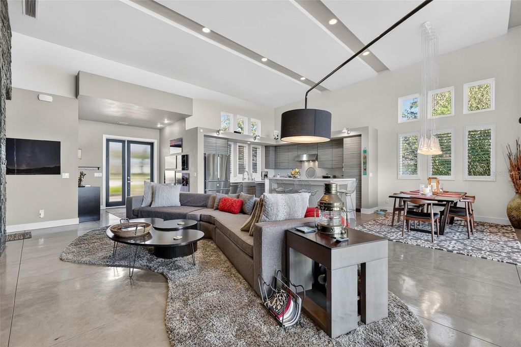 Image 11 of property listing at 1535 SUNSET CIRCLE, Mount Dora, FL 32757