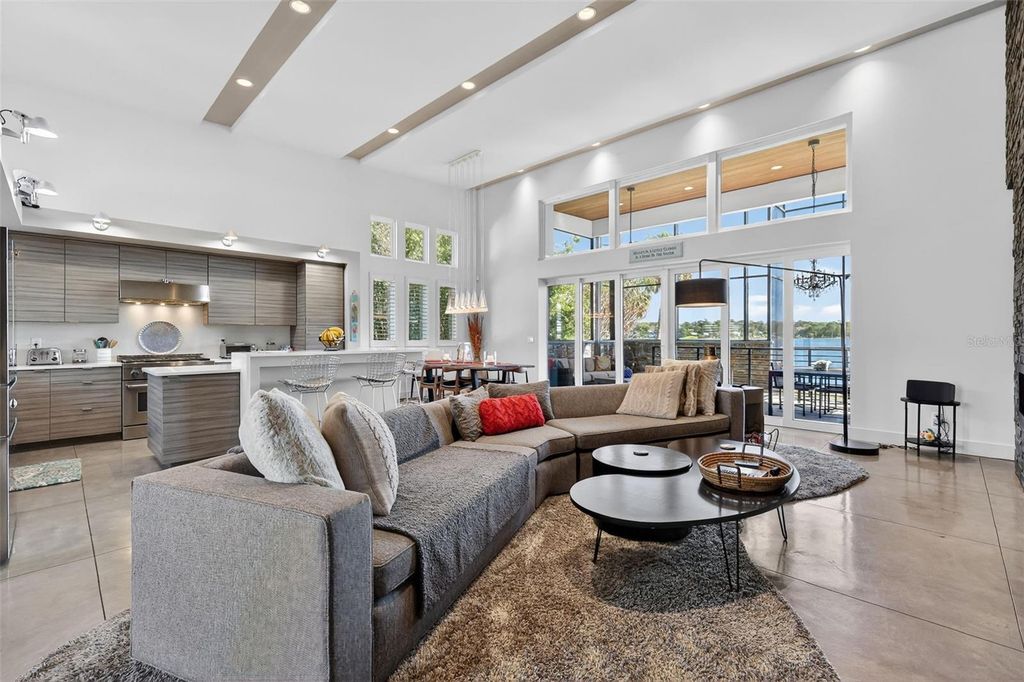 Image 17 of property listing at 1535 SUNSET CIRCLE, Mount Dora, FL 32757