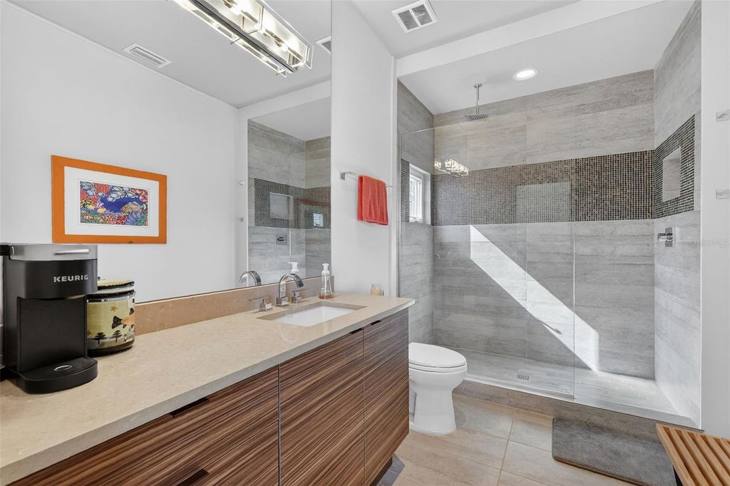 Image 31 of property listing at 1535 SUNSET CIRCLE, Mount Dora, FL 32757