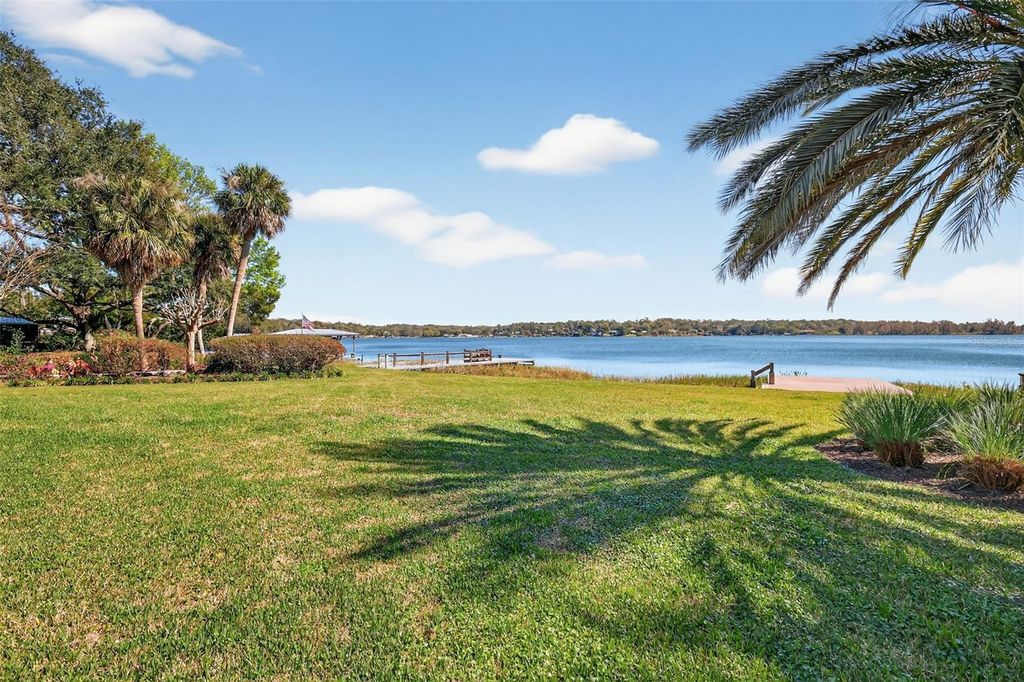 Image 45 of property listing at 1535 SUNSET CIRCLE, Mount Dora, FL 32757