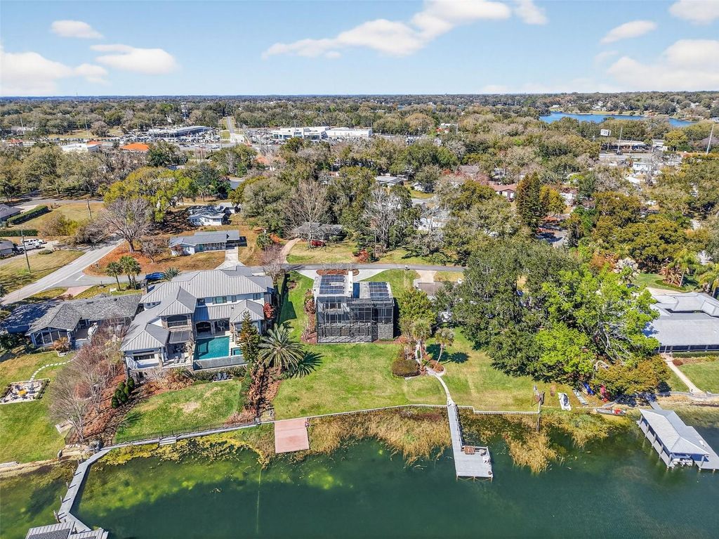 Image 53 of property listing at 1535 SUNSET CIRCLE, Mount Dora, FL 32757