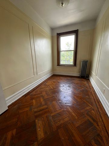 6659 COLONIAL Road, New York City, NY 11220