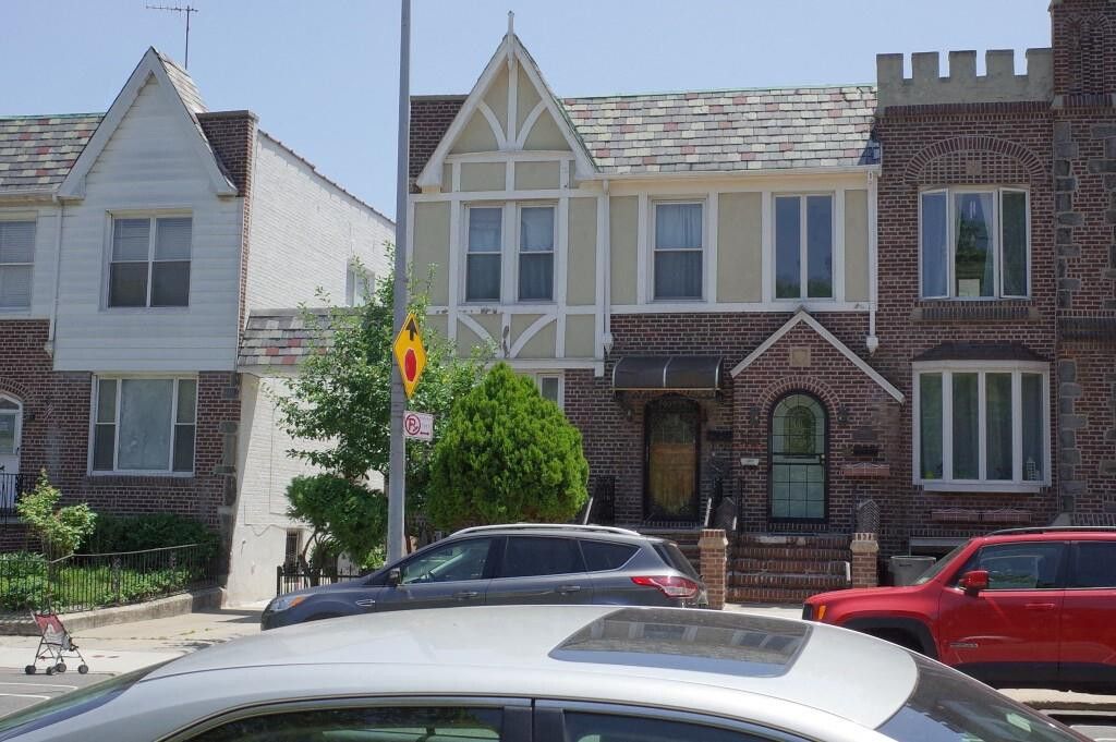 6659 COLONIAL Road, New York City, NY 11220