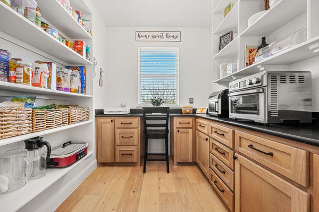 1110 Northcross DR, Salado, TX 76571