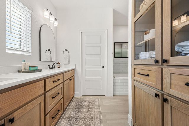 1110 Northcross DR, Salado, TX 76571