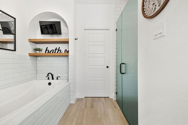 1110 Northcross DR, Salado, TX 76571