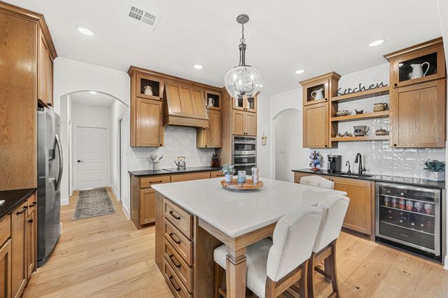 1110 Northcross DR, Salado, TX 76571