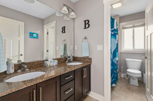 16513 Maple Street, Clive, IA 50325