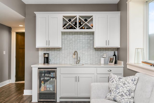 16513 Maple Street, Clive, IA 50325