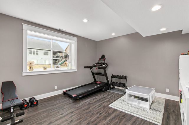 16513 Maple Street, Clive, IA 50325