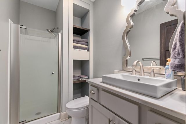 16513 Maple Street, Clive, IA 50325