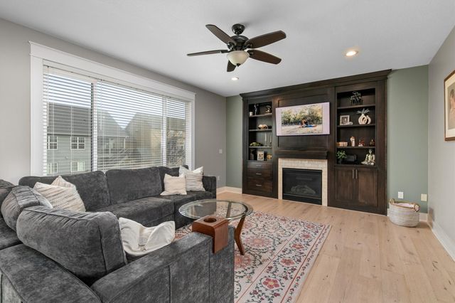 16513 Maple Street, Clive, IA 50325