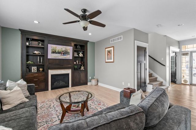 16513 Maple Street, Clive, IA 50325