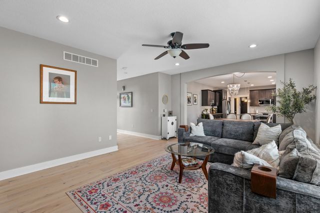 16513 Maple Street, Clive, IA 50325