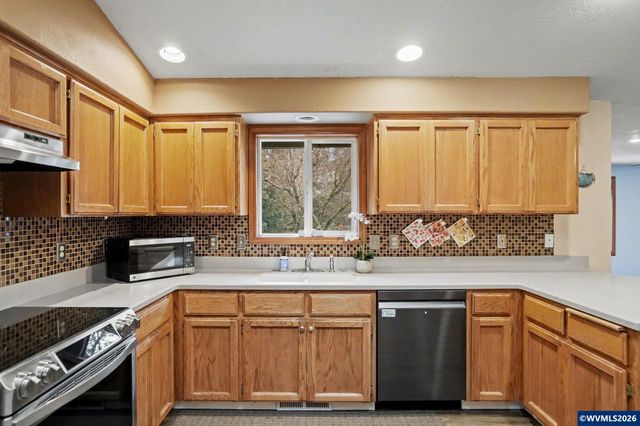 2030 Woodhaven Ct NW, Salem, OR 97304