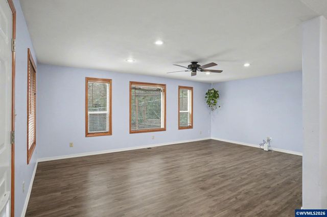 2030 Woodhaven Ct NW, Salem, OR 97304