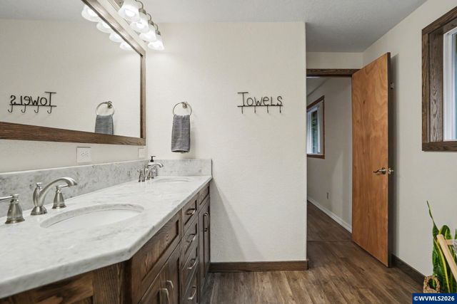 2030 Woodhaven Ct NW, Salem, OR 97304