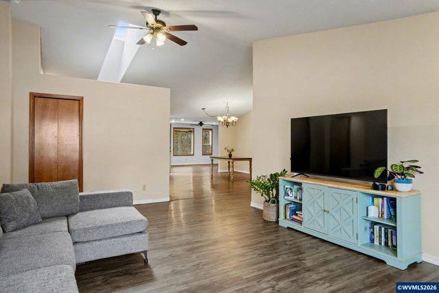 2030 Woodhaven Ct NW, Salem, OR 97304