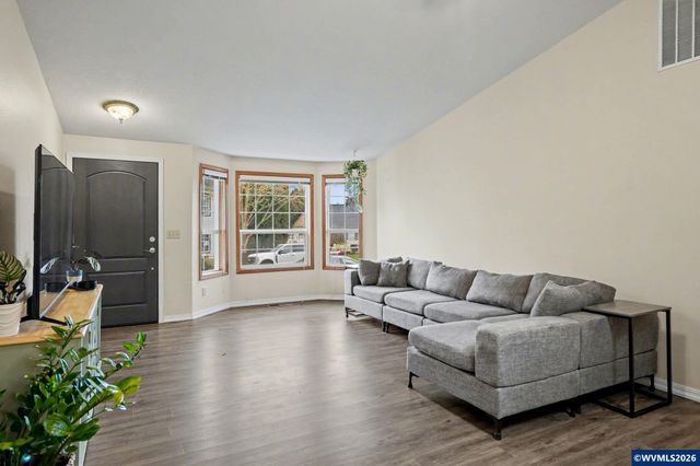 2030 Woodhaven Ct NW, Salem, OR 97304