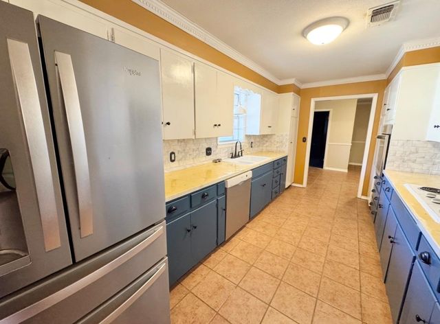 1225 Lake Terrace DR, Elgin, TX 78621