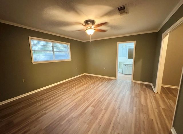 1225 Lake Terrace DR, Elgin, TX 78621