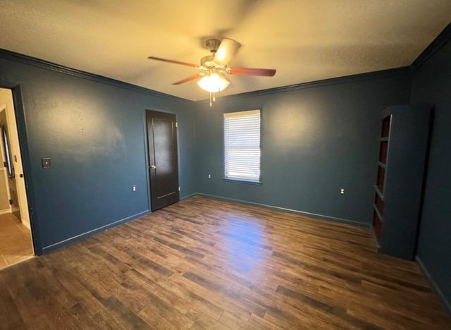 1225 Lake Terrace DR, Elgin, TX 78621