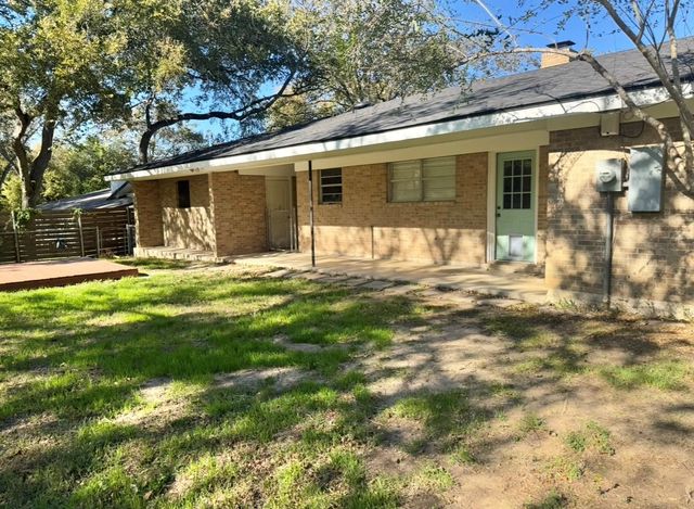 1225 Lake Terrace DR, Elgin, TX 78621