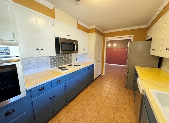 1225 Lake Terrace DR, Elgin, TX 78621