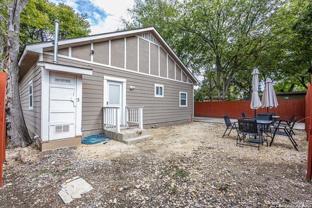 1202 N CENTER, San Antonio, TX 78202