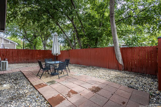 1202 N CENTER, San Antonio, TX 78202