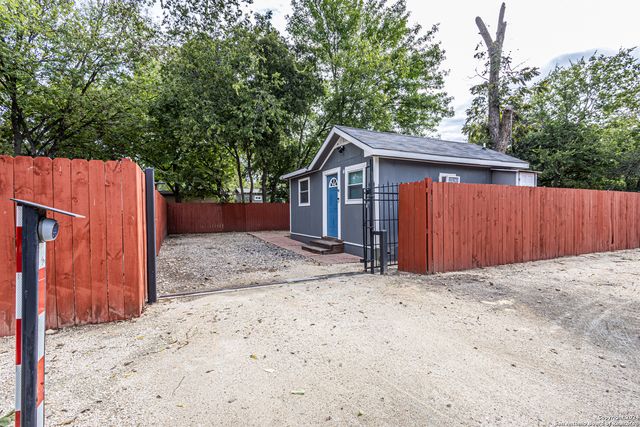 1202 N CENTER, San Antonio, TX 78202