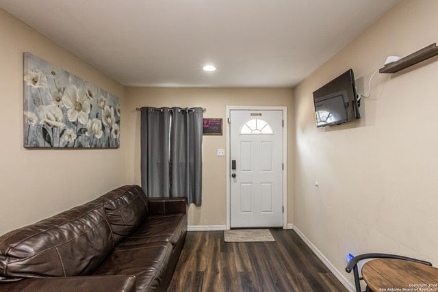 1202 N CENTER, San Antonio, TX 78202