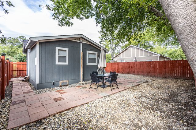 1202 N CENTER, San Antonio, TX 78202