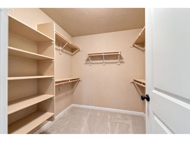 14031 TRAVELER Rd, Oregon City, OR 97045