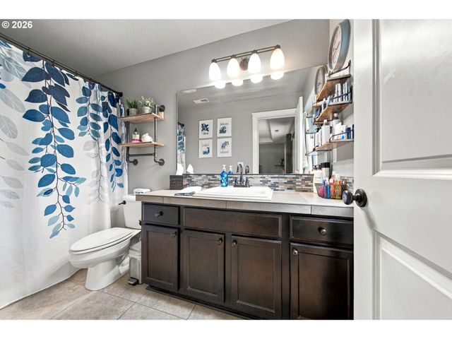14031 TRAVELER Rd, Oregon City, OR 97045