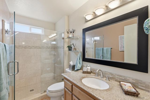 29 Caulfield Ct, Petaluma, CA 94954