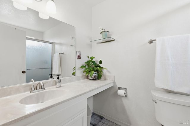 29 Caulfield Ct, Petaluma, CA 94954