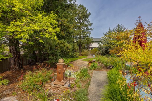 29 Caulfield Ct, Petaluma, CA 94954